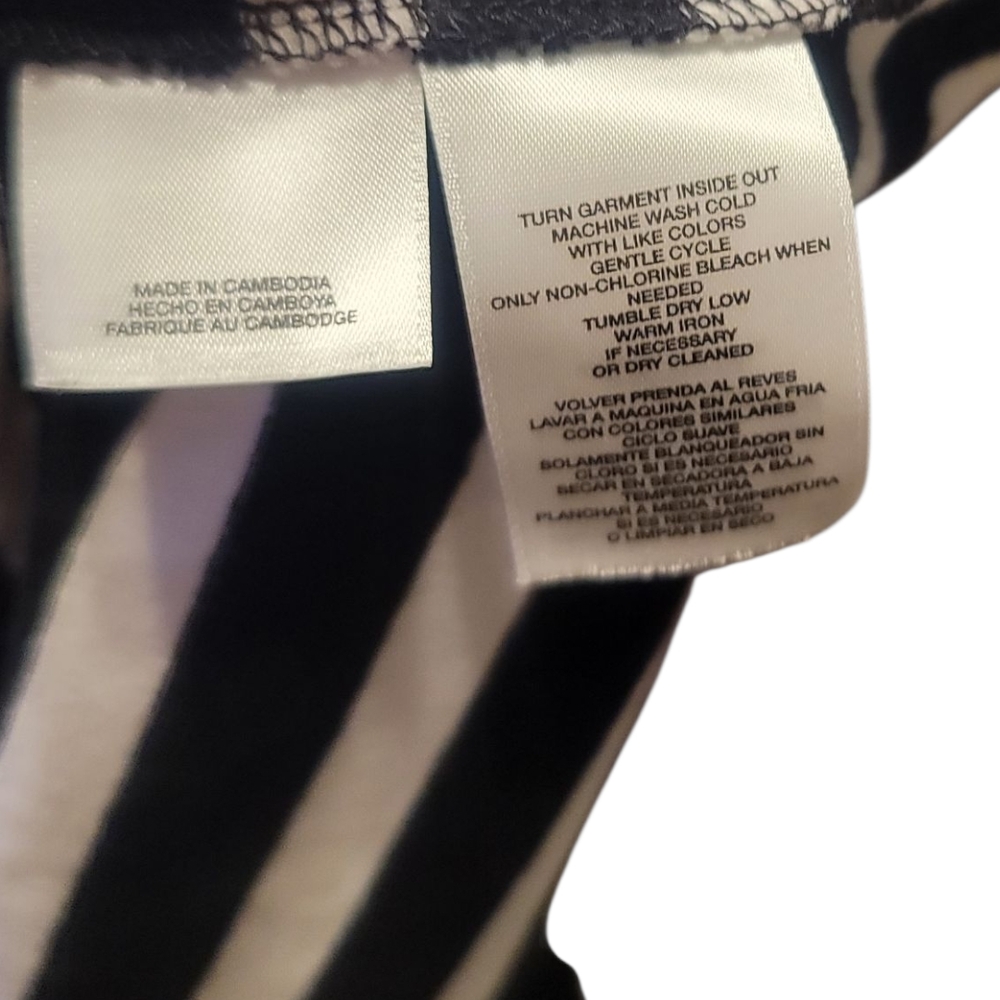 Striped Long-Sleeve Zip Front Top - Black & White - Picture 5 of 6